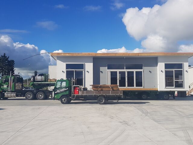 HEADING OUT TO WAIKINO