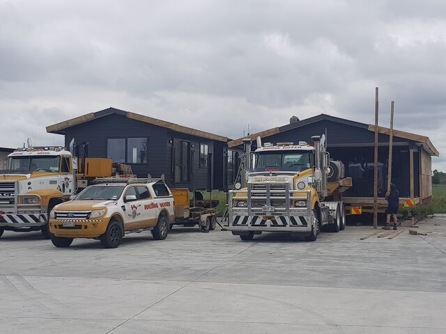 A home and two cabins to Ohura
